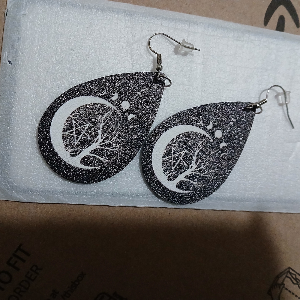 Black and White Teardrop Earrings